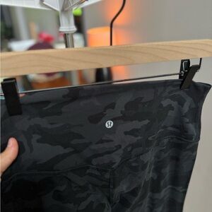 Lululemon 25” Black Camo Leggings Sz 8